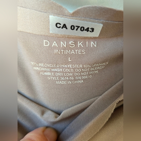 Danskin Intimates Underwear Panties Soft No Shows Thong Trio - Brown Cream Tan L - Picture 2 of 4